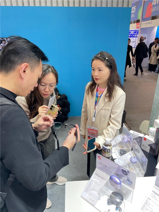 Kaiyun：AI科技声动未来1MORE 万魔智能产品惊艳AWE 2025(图3)